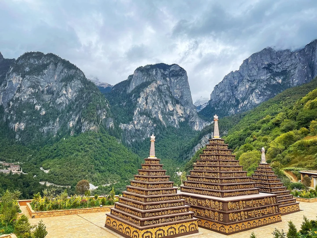 Bala Village (Balagezong)