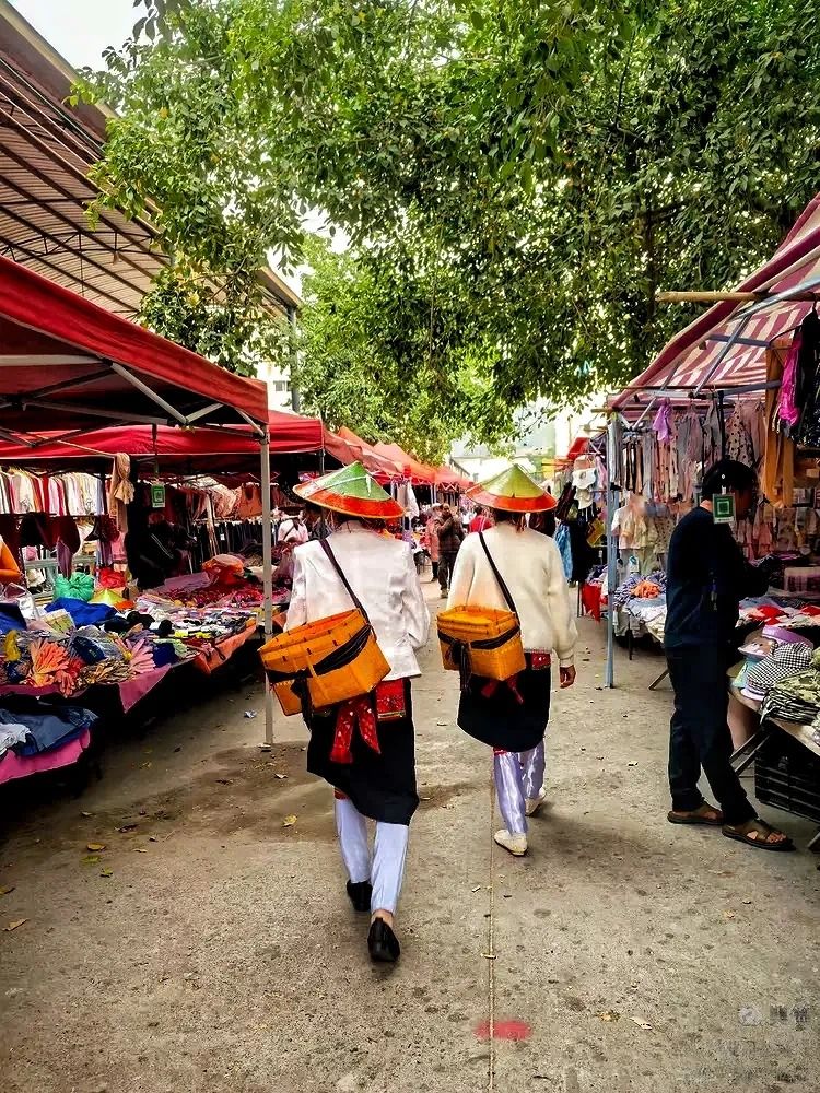 **Gasa Grand Market**